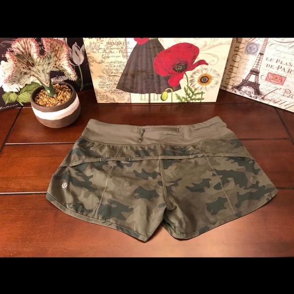 Lululemon Speed Shorts-Savasana Camo Green, Size 6 - Picture 3 of 4